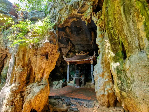 Cueva Interior Bich Dong Pagoda Tam Coc Єтнам — стокове фото
