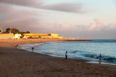 Portekiz, Oeiras sahilinde gün batımı, 12 Kasım 2023