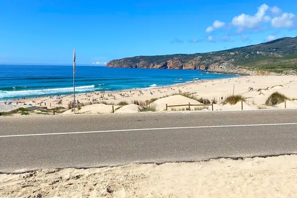 Portekiz, Cascais 'deki plaja giden yol.