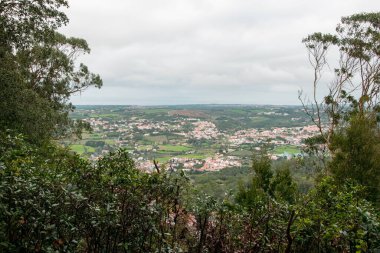 Portekiz 'in tepesinden Sintra şehrinin manzarası