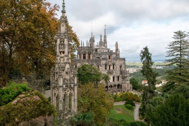 Bask Ülkesi 'ndeki Monserrate Kalesi manzarası