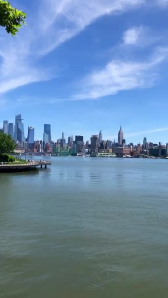 Άποψη Του Ορίζοντα Του Μανχάταν Από Την Προκυμαία Του Hoboken — Αρχείο Βίντεο