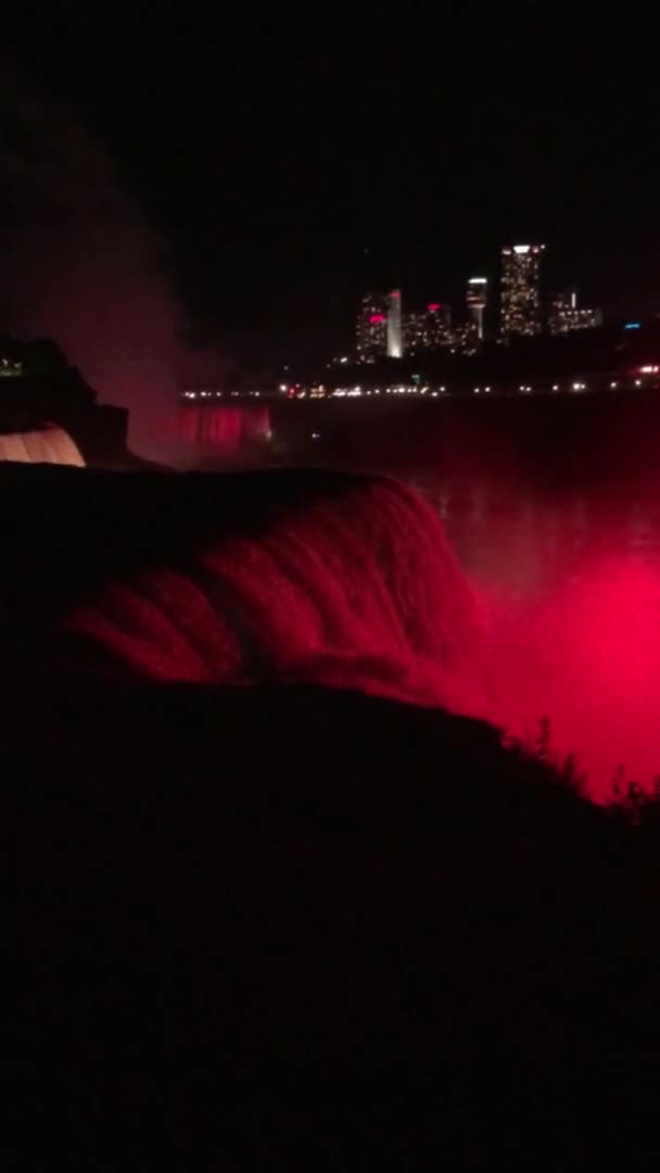 Niagarafallen Med Rött Ljus Natten — Stockvideo