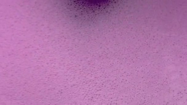 Яскраво Рожева Піна Барабані Пральної Машини Абстрактний Рідкий Фон Текстура — стокове відео