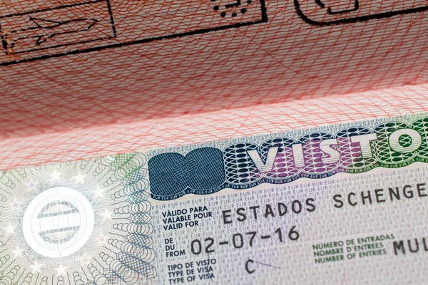 Итальянская Виза Штамп Проездном Паспорте Италия Шенгенская Виза Иммигрант Рабочие — стоковое фото