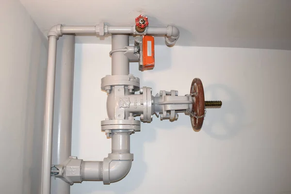 A pipe system with a large valve