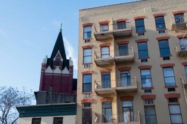 San Francisco 'nun merkezindeki binanın dış görünüşü..