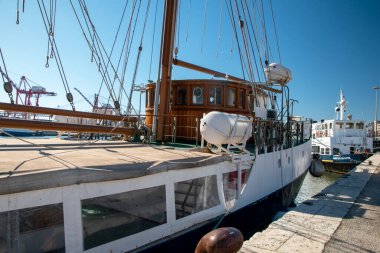 Lizbon limanında gemiler