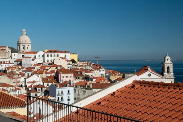 Alfama şehrinin havadan görünüşü, Lizbon, Portekiz