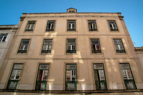 Lizbon, Portekiz 'de eski bir evin cephesi