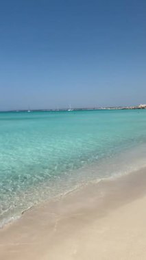 Deniz dalgaları, güzel bulutlar, dramatik manzara, seyahat içeriği