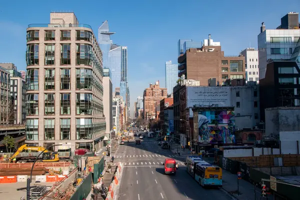 New York sokaklarında yaşayan insanlar, Manhattan habercilik fotoğrafçılığı, modern şehir manzarası.