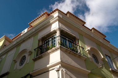 Lizbon, Portekiz 'deki eski evlerin renkli cepheleri