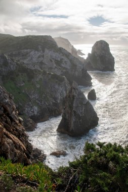 Portekiz 'de Cabo da Roca. Cape Roca, Avrupa 'nın en güzel plajlarından biridir..