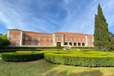 Aranjuez Sarayı, İspanya. Aranjuez, Cadiz iline bağlı bir şehirdir..