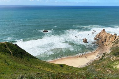 Portekiz 'de Atlantik Okyanusu kıyısında, Cabo da Roca