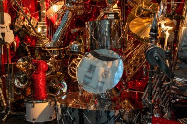 New York 'ta Beşinci Cadde' deki Bergdorf Goodman mağazasının vitrininde alışılmadık mankenler, Manhattan, NYC, New York, ABD 