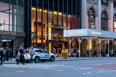 5. Cadde, New York, Dolce ve Gabbana butiği, lüks mağaza vitrini, Manhattan, NYC, New York, ABD 
