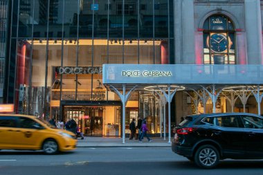 5. Cadde, New York, Dolce ve Gabbana butiği, lüks mağaza vitrini, Manhattan, NYC, New York, ABD 