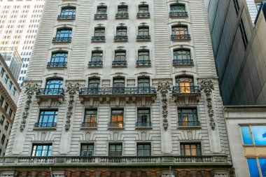 Manhattan, New York 'ta cephe inşaatı, modern mimari, minimalist şehir manzarası