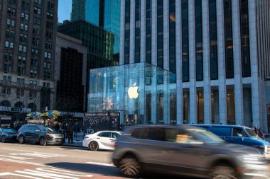 Manhattan, NYC, New York, ABD, New York 'ta 5. Cadde' deki Apple Mağaza Küpü, modern mimari, sokak fotoğrafçılığı