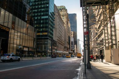 New York City haber fotoğrafları, sokaktaki insanlar, modern şehir manzarası, Manhattan, New York, New York, ABD