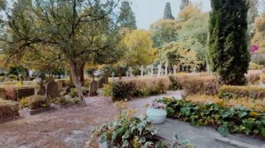 Eski mezarlıkta anıt mezar ve mezarlar, Lizbon, Portekiz