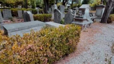 Etrafı mezarlarla çevrili, Lizbon, Portekiz.