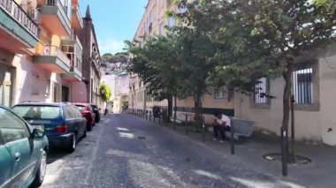 Ünlü Lizbon sokakları turistlerle dolup taşıyor..