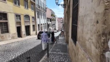 Meşhur Lizbon yerleri hareketli şehir sokaklarından görüldü.