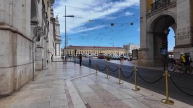 Lizbon sokakları ünlü sitelerde ziyaretçilerle dolup taşıyor..