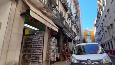 Tarihi simgelerini ziyaret eden gruplarla Lizbon turları.