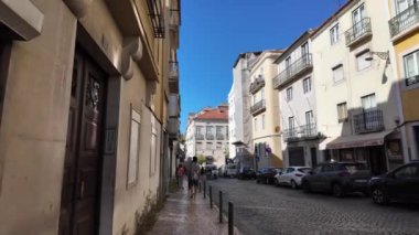 Lizbon 'un simgeleri canlı şehir sokaklarına ziyaretçi çekiyor.