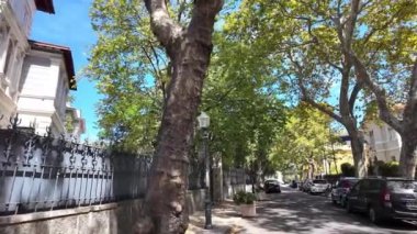 Tarihi Lizbon Meydanı, ziyaretçi turları, ünlü komşular.