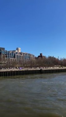 Manhattan 'ın çarpıcı silueti sudan ele geçirildi.