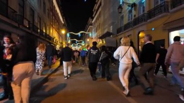 Lizbon 'daki şenlikli gecelerde Portekiz tarihi ve simgeleri vurgulanıyor.