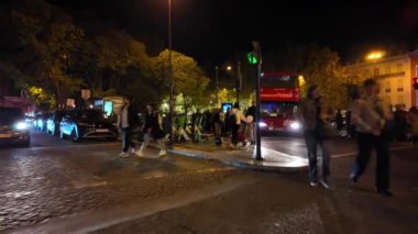 Portekiz 'in Lizbon' unda Noel geceleri tarihi simgeler sergiliyor.