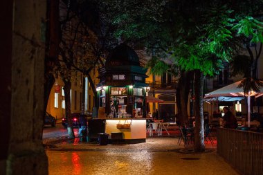 Lizbon, Portekiz sokaklarının gece görüşü.