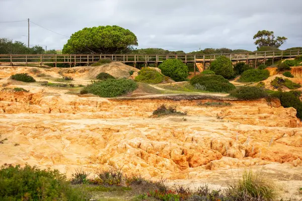 Portekiz, Lagos 'ta kum tepeleri ve ahşap köprülü manzara