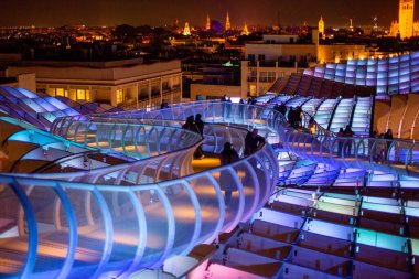 Metropol Şemsiyesi gece parlıyor, Seville.