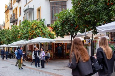 İspanya, Seville sokaklarında turistler