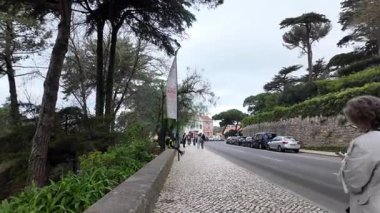 Portekiz 'deki Sintra Puslu Bahçeler' de peri masalı gibi bir yürüyüş.