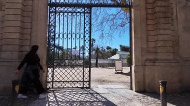 UNESCO 'nun dünya sahasındaki Coimbra Üniversitesi' nin verimli botanik bahçesini gezin.