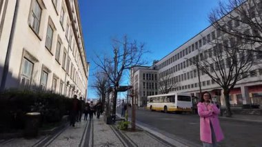 Coimbra Üniversitesi 'nde huzurlu bir yürüyüşün tadını çıkarıyorum. Tarih ve kültürün olduğu bir yer.