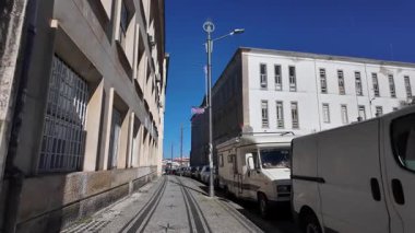 Dünyaca ünlü UNESCO sitesi Coimbra Üniversitesi 'nin patikalarında yürüyor.