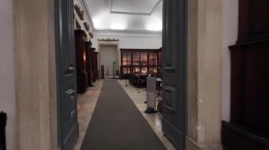 UNESCO sitesindeki bir miras yürüyüşünde Coimbra Üniversitesi 'nin keşfi