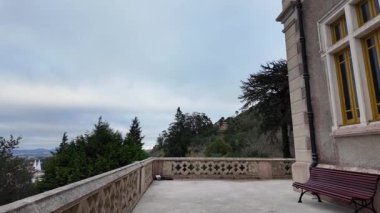 Sintra Portekiz Biester Sarayı manzaralı bahçe gezisi klibi