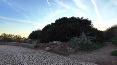 Muhteşem plaj günbatımı Altın ışık, tatil manzarası