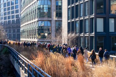 New York 'ta Yüksek Hat' ta Yürüyen İnsanlar, Modern Şehir Ayarları