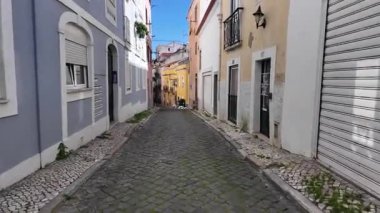 Portekiz mirası eski Lizbon 'da gezginlerle yürüyor